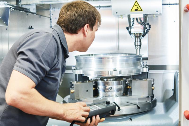 Mitarbeiter Produktion als CNC Maschinenbediener / Dreher / Einrichter/-in